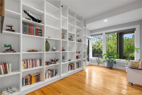 1803 Bigelow Avenue N Seattle WA 98109