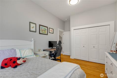 1803 Bigelow Avenue N Seattle WA 98109