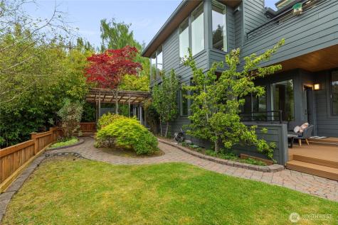 1803 Bigelow Avenue N Seattle WA 98109