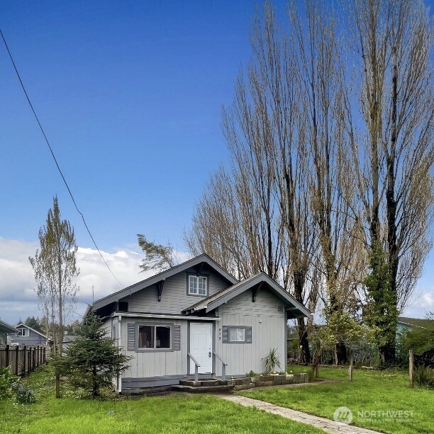 518 California Avenue South Bend WA 98586