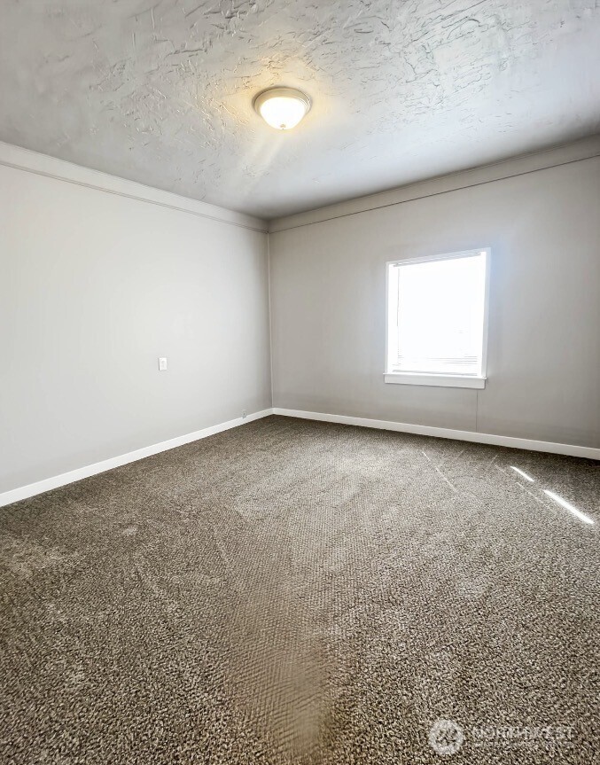518 California Avenue South Bend WA 98586