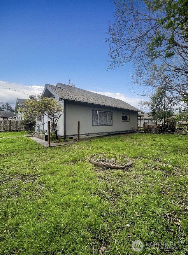 518 California Avenue South Bend WA 98586