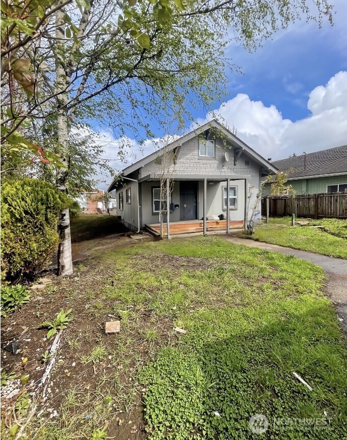 518 California Avenue South Bend WA 98586