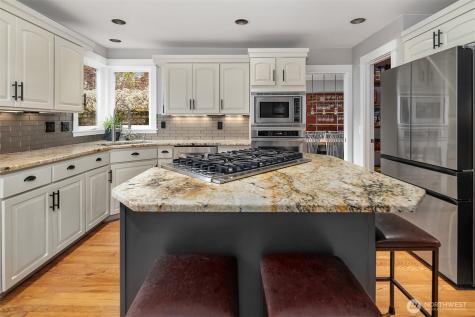 6622 NE 151st Street Kenmore WA 98028