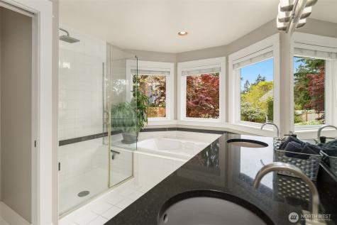 6622 NE 151st Street Kenmore WA 98028