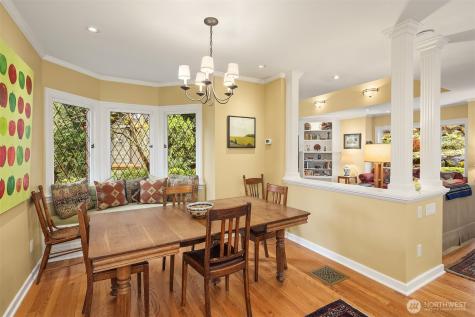 3333 43rd Avenue NE Seattle WA 98105