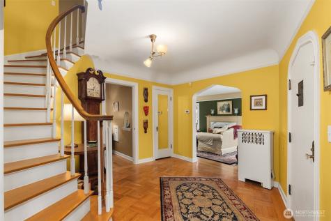 3333 43rd Avenue NE Seattle WA 98105