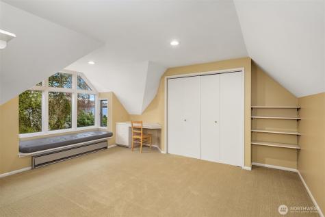 3333 43rd Avenue NE Seattle WA 98105