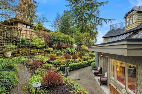 3333 43rd Avenue NE Seattle WA 98105