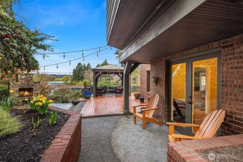 3333 43rd Avenue NE Seattle WA 98105