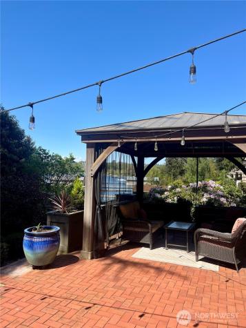 3333 43rd Avenue NE Seattle WA 98105