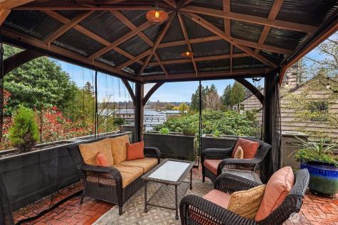 3333 43rd Avenue NE Seattle WA 98105