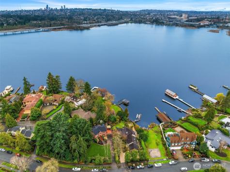 3333 43rd Avenue NE Seattle WA 98105