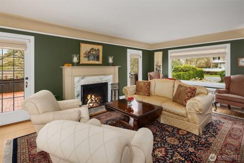 3333 43rd Avenue NE Seattle WA 98105