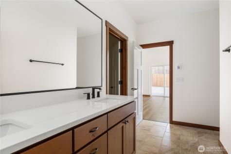 801 NW Shire Street Oak Harbor WA 98277