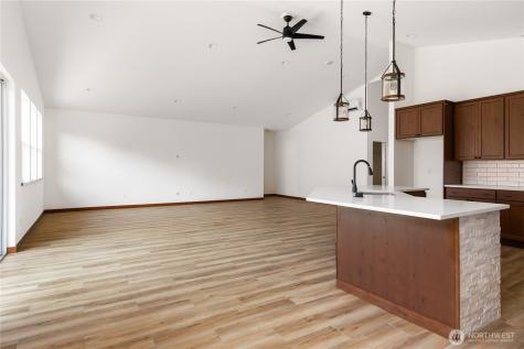 801 NW Shire Street Oak Harbor WA 98277
