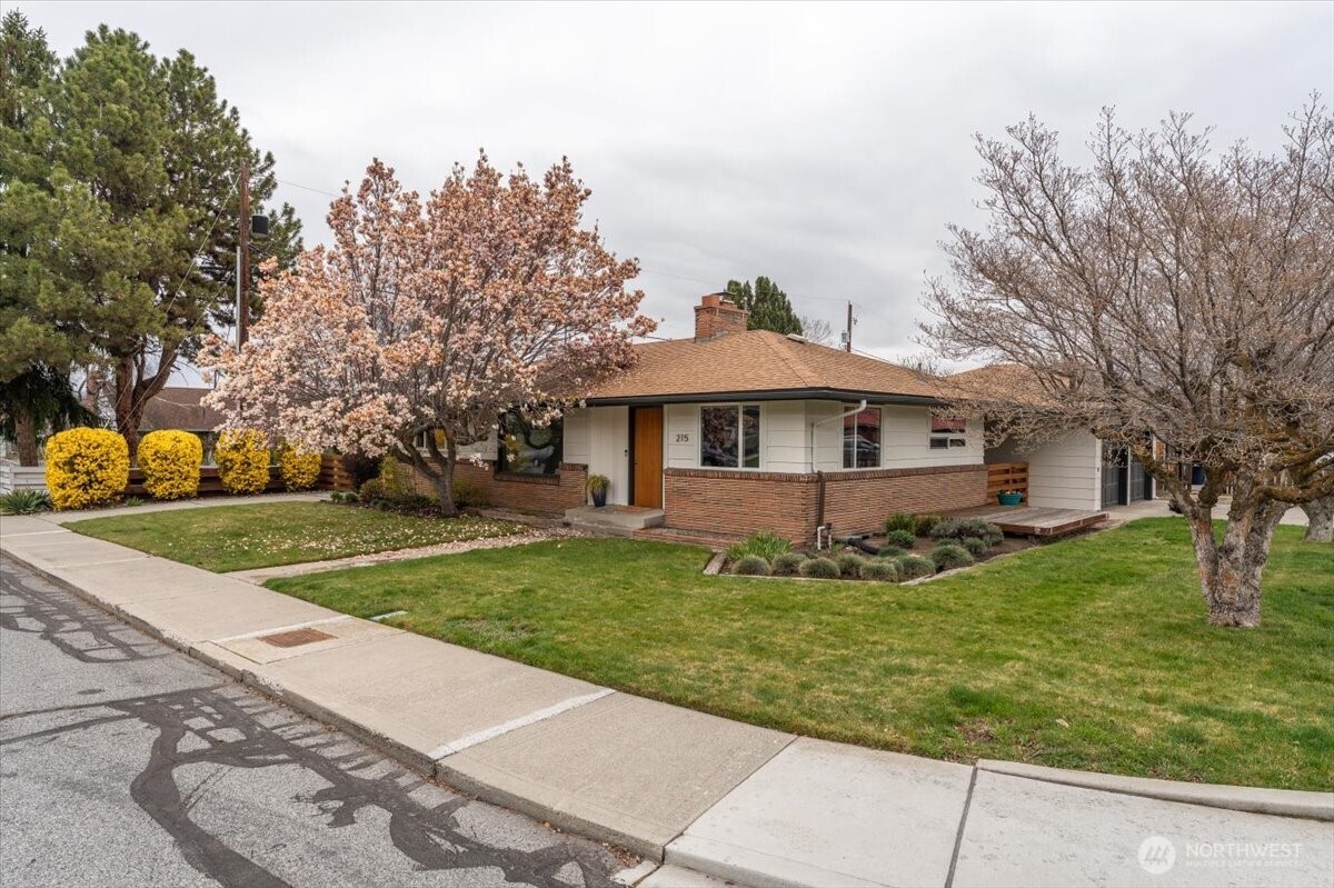 215 Pearl Street Wenatchee WA 98801