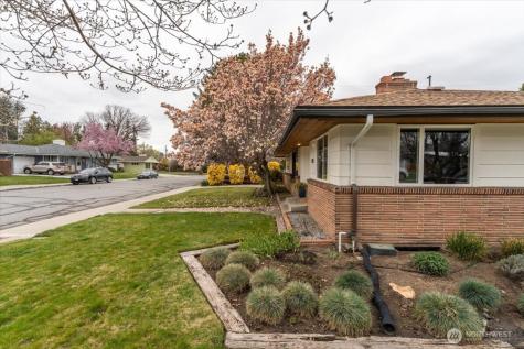 215 Pearl Street Wenatchee WA 98801
