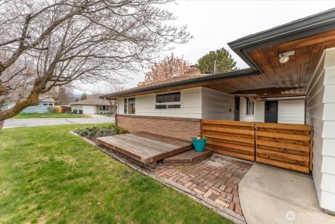 215 Pearl Street Wenatchee WA 98801