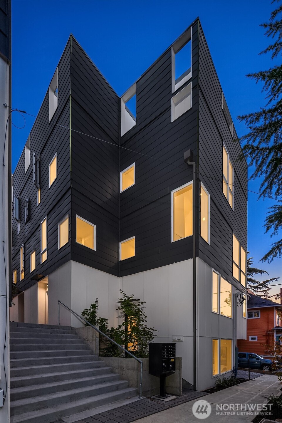 635 13th Avenue E Seattle WA 98102