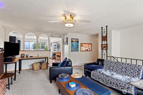 8421 Cascadia Avenue Everett WA 98208