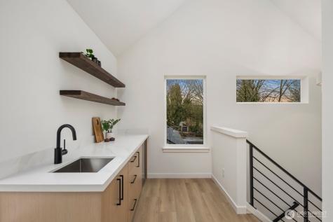 806 S Rose Street Seattle WA 98108