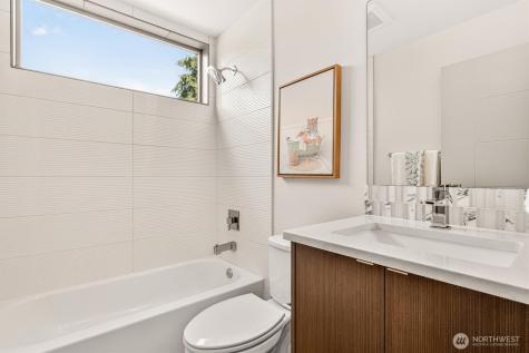 8840 Interlake Avenue N Seattle WA 98103