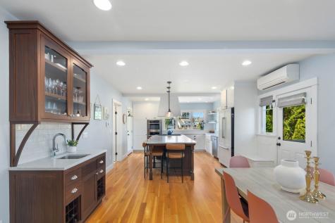 1729 41st Avenue SW Seattle WA 98116