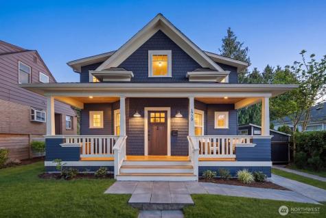 1729 41ST Seattle WA 98116