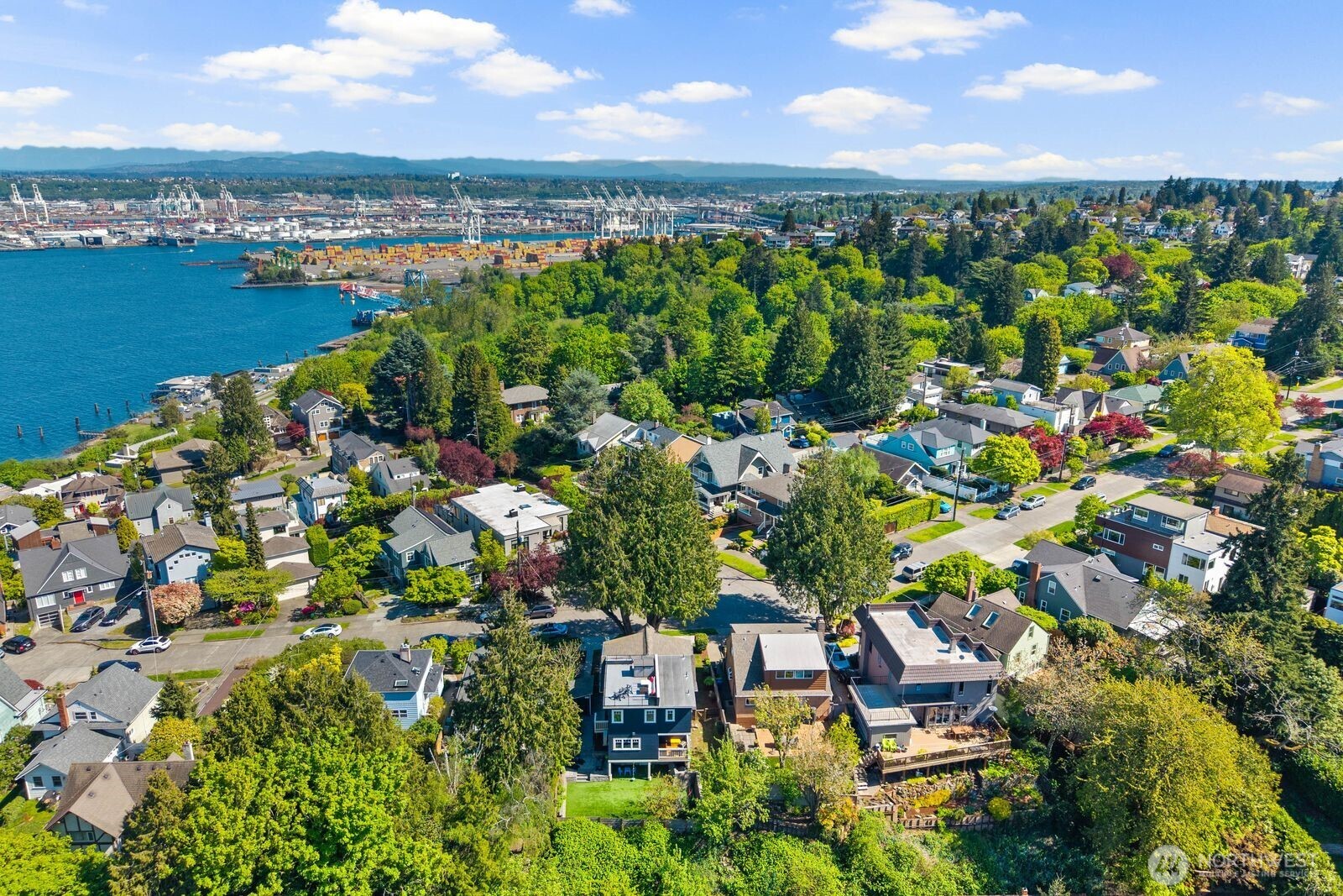 1729 41st Avenue SW Seattle WA 98116