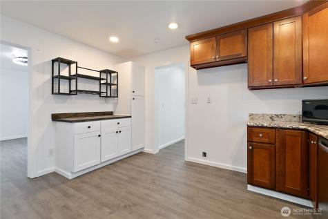 1211 9th Avenue SW Puyallup WA 98371