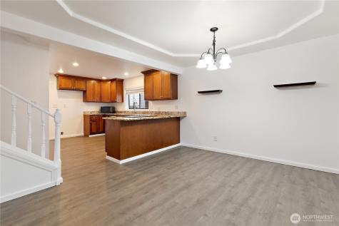 1211 9th Avenue SW Puyallup WA 98371