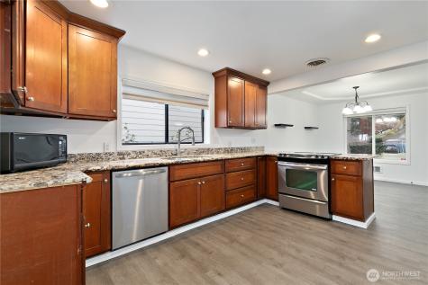 1211 9th Avenue SW Puyallup WA 98371