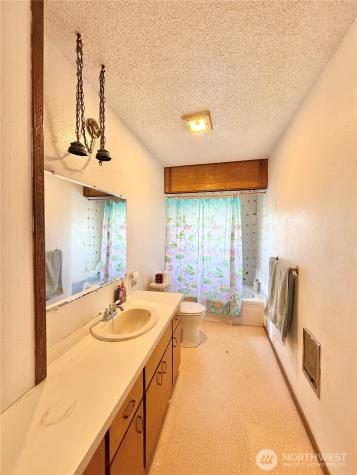 522 Golden Street Oroville WA 98844