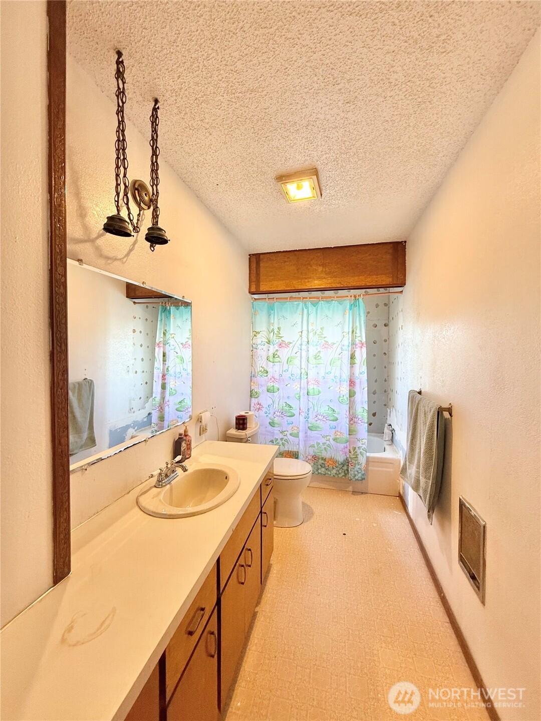 522 Golden Street Oroville WA 98844