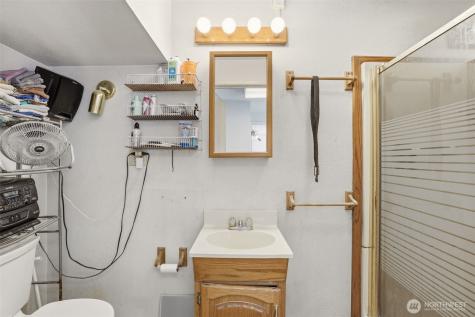 1305 N 171st Street Shoreline WA 98133