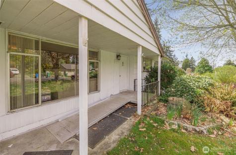 1305 N 171st Street Shoreline WA 98133