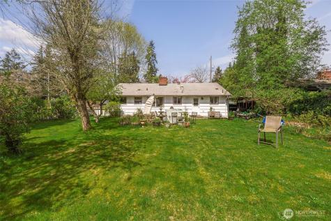1305 N 171st Street Shoreline WA 98133