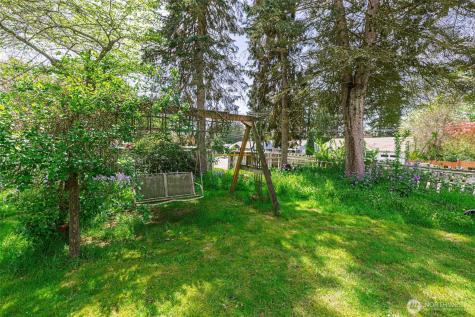 1305 N 171st Street Shoreline WA 98133