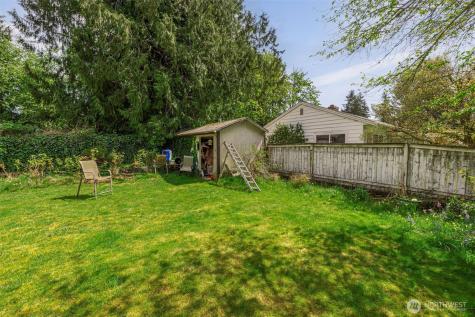 1305 N 171st Street Shoreline WA 98133