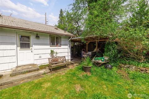 1305 N 171st Street Shoreline WA 98133
