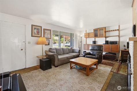 1305 N 171st Street Shoreline WA 98133