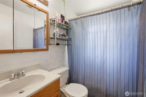 1305 N 171st Street Shoreline WA 98133