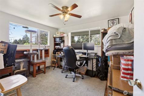 1305 N 171st Street Shoreline WA 98133
