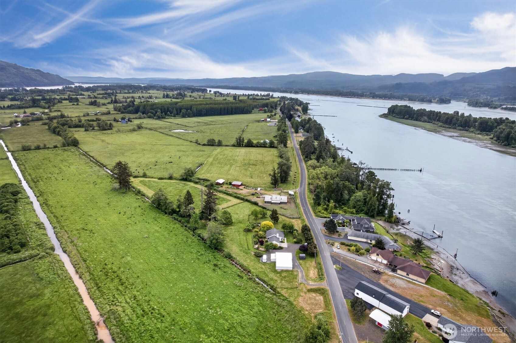 218 W Sunny Sands Road Cathlamet WA 98612