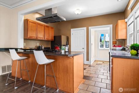 127 NE 58th Street Seattle WA 98105