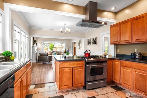 127 NE 58th Street Seattle WA 98105