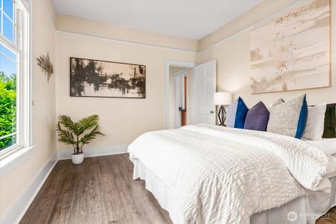 127 NE 58th Street Seattle WA 98105