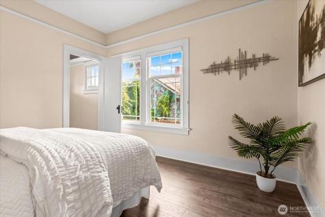 127 NE 58th Street Seattle WA 98105