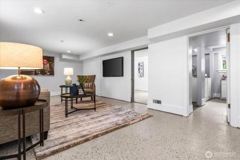 127 NE 58th Street Seattle WA 98105